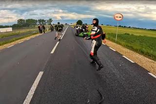 Pijany kierowca wjechał w kolumnę motocyklistów. Zatrzymany po pościgu
