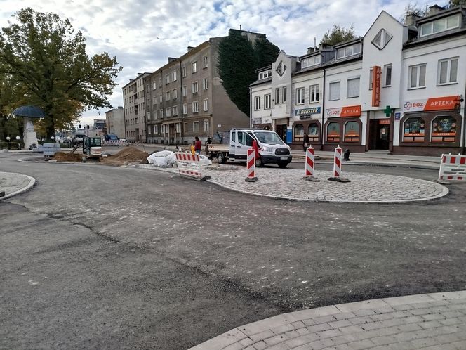Na ul. Floriańskiej w Siedlcach powstaje nowe rondo ósemkowe i nowa nawierzchnia