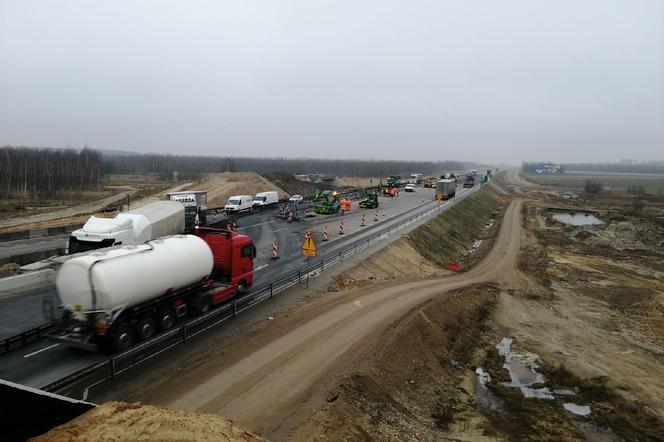 To koniec słynnej Gierkówki. DK1 przechodzi do historii. Na święta będzie gotowe kolejne 40 km autostrady A1 z Częstochowy do Łodzi [ZDJĘCIA]