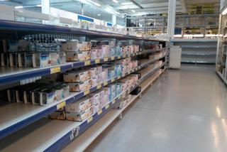 Puste półki w rosyjskich supermarketach