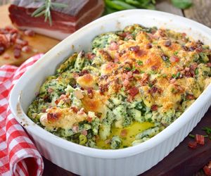 Ekspresowy makaron z sosem serowym dla zapracowanych. To danie przygotujesz w kilka minut