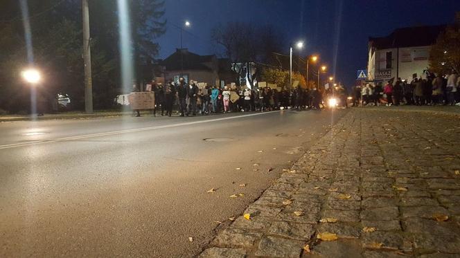 Strajk kobiet. Na ulice Bełchatowa wyszły TŁUMY Jak bełchatowianie komentują sytuację w kraju?