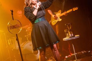 Wokalistka z Wrocławia wydała debiutancki album. Joanna Cholewa i jej niedoczas