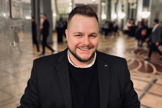 The Voice of Poland. Przez chorobę wstydził się śpiewać. Po 10 latach wraca odmieniony, by spełnić marzenia!