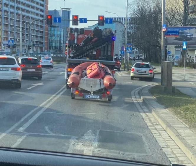 50-letni mężczyzna dryfował w rzece