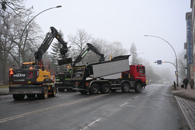 Ulica Zwycięstwa w Koszalinie zamknięta