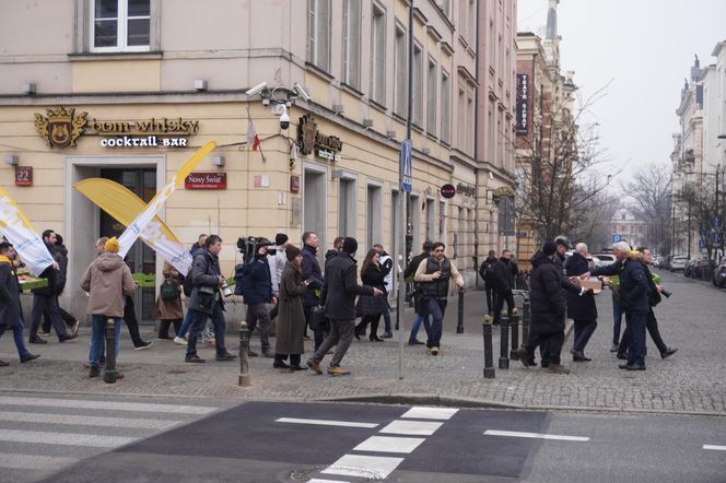 Tłusty Czwartek 2025 w Warszawie. Politycy Polski 2050 rozdawali pączki