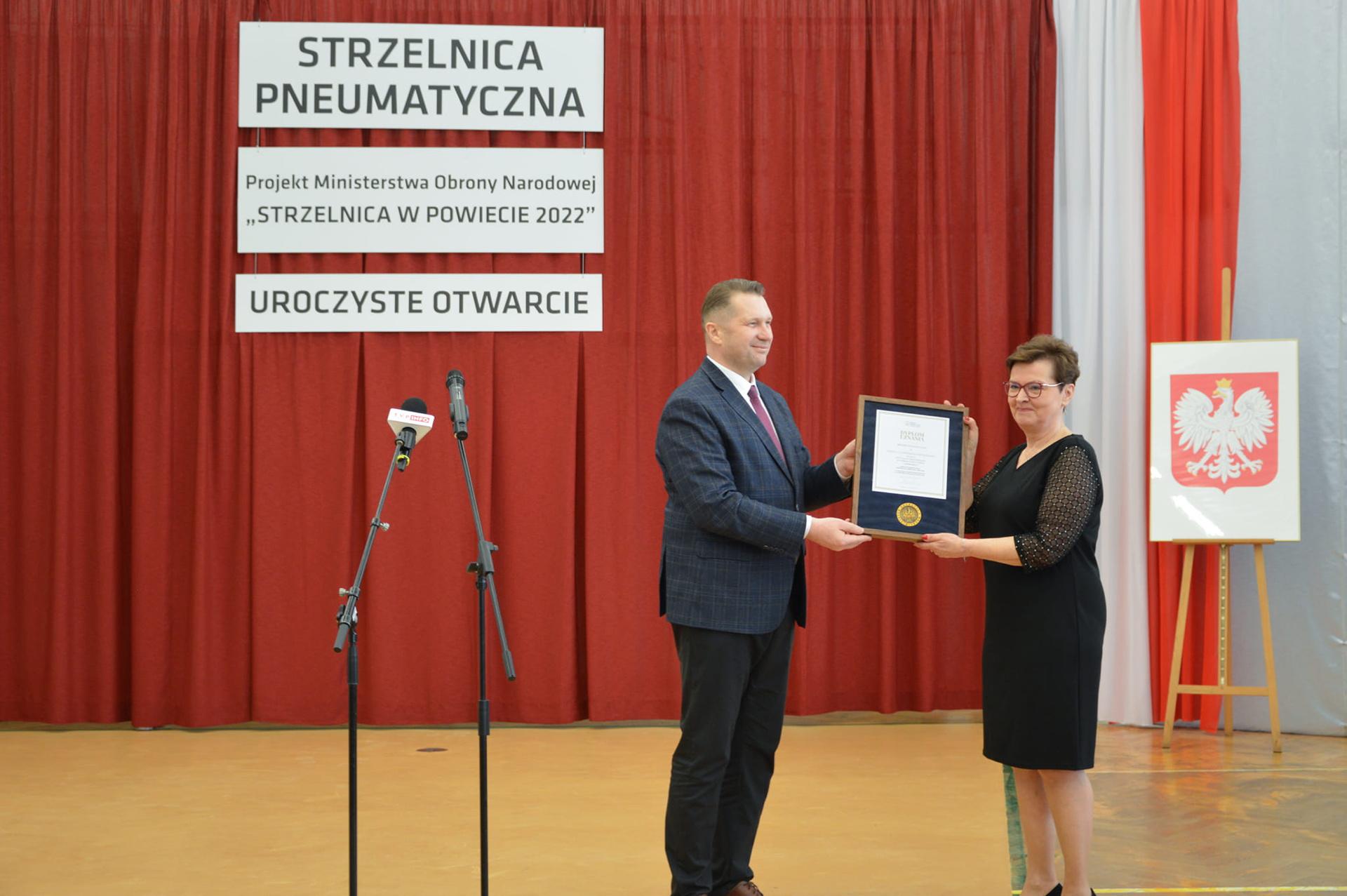 Przemyslaw Czarnek. Otwarcie strzelnicy pneumatycznej w XXVII LO im. Zesłańców Sybiru w Lublinie