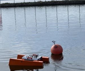   Nowoczesny dron kontroluje jakość wody w mazurskich jeziorach