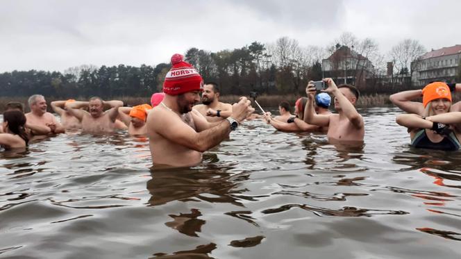 Zimne nóżki i czapki na głowie. Kolejne morsy z woj. lubelskiego zaczęły sezon. Zobacz galerię 