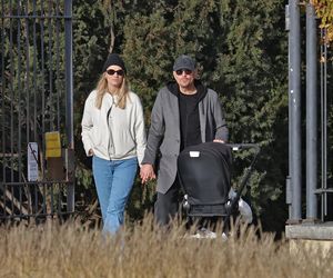 Krzysztof Ibisz z rodziną na spacerze