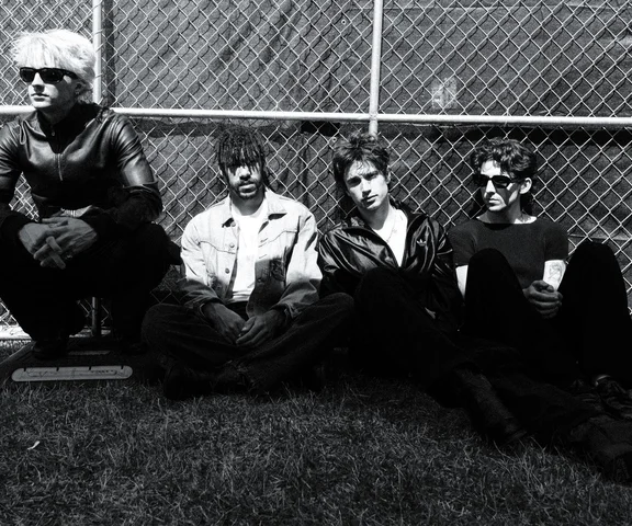 Inhaler przedstawiają nowy singiel „Hole In The Ground”. Czy to zapowiedź nowego projektu?