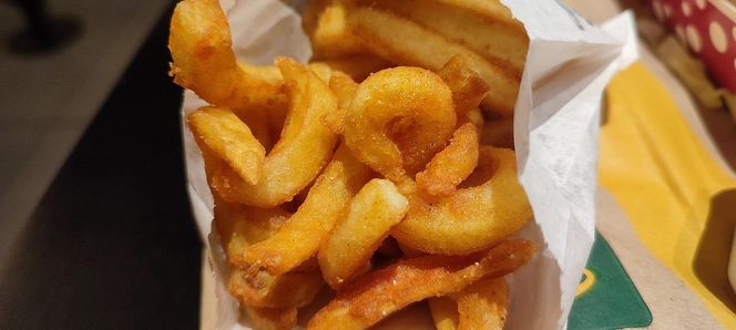 Zjadłam Burgera Drwala w Polsce i w Czechach. U nas królują kurki. A tam? Tego się nie spodziewaliście!