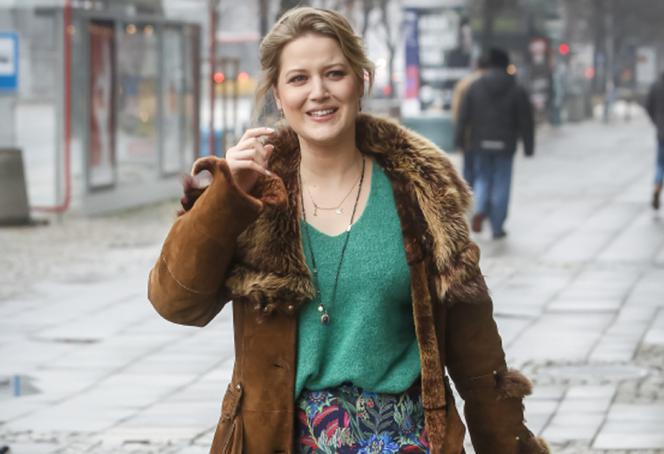 Aleksandra Domańska zakłada spodnie sprzed ciąży