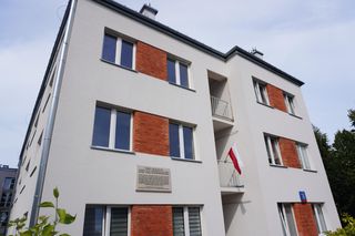 Tak dziś wygląda kamienica na Woli, która była pierwszym zmobardowanym obiektem w Warszawie podczas II wojny światowej