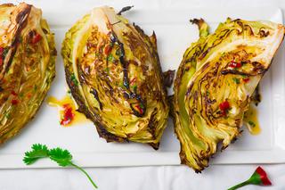 Pieczona kapusta: smaczny dodatek do obiadu