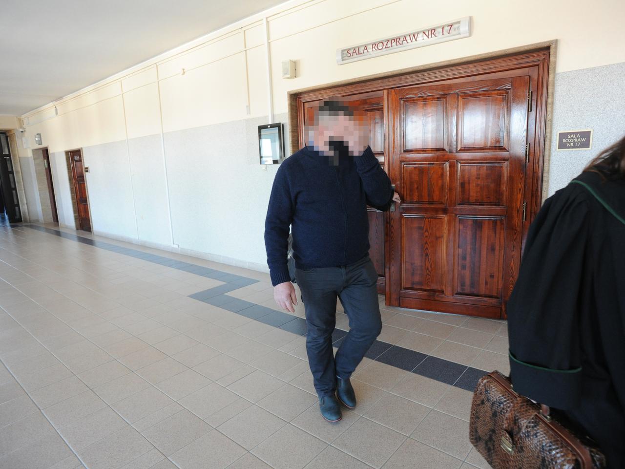 Słowino: Ciężarówka wjechała w autokar. Zginęli młodzi ludzie! Kierowca stanął przed sądem [ZDJĘCIA, WIDEO]