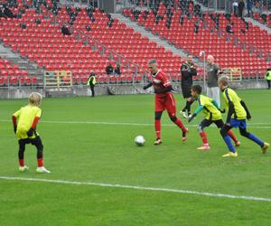 W Tychach grają gwiazdy światowego futbolu. Najpierw był pokazowy trening z młodzieżą