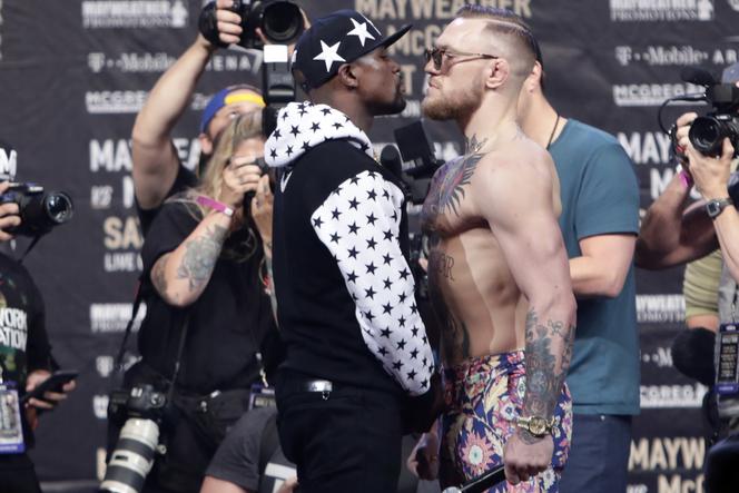 Connor McGregor VS. Floyd Mayweather.