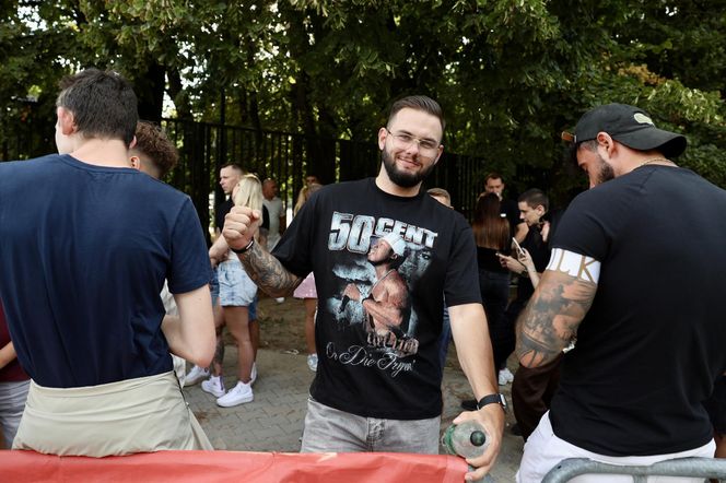 50 Cent w Warszawie. Tłumy przed Stadionem Narodowym 