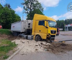 Karambol w Zawierciu. Na DK 78 zderzyły się cztery pojazdy. Są osoby poszkodowane