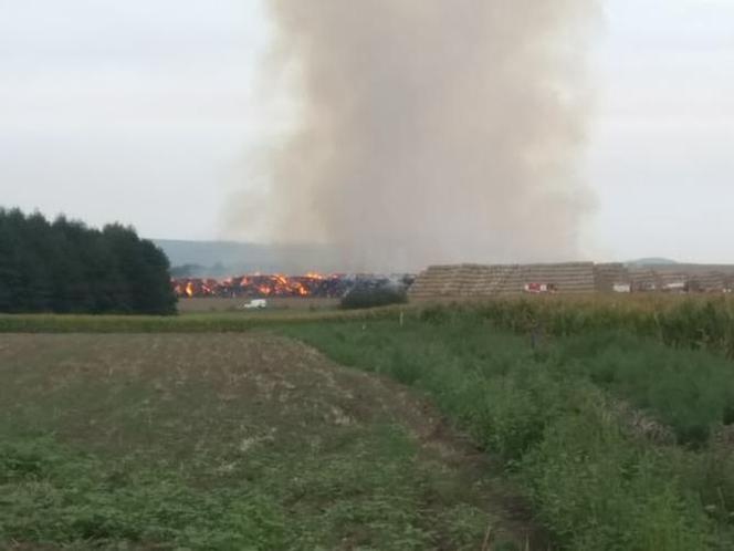 Pożar słomy w Jordanowie Śląskim