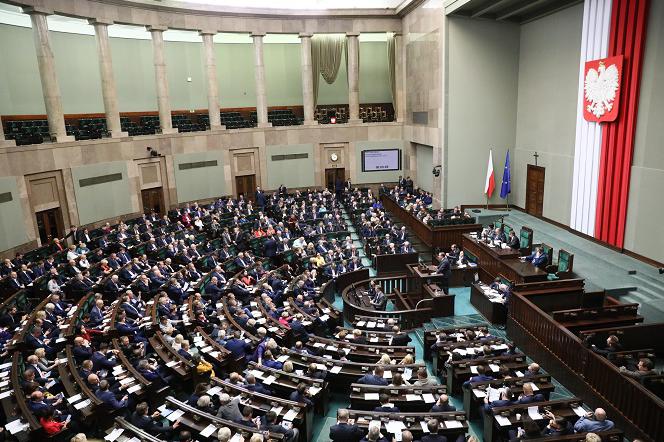 12.11.2018 - WOLNY OD PRACY! Sejm przyjął uchwałę