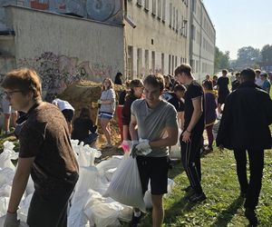 Głogów przygotowuje się na fale wezbraniową na Odrze. Ta ma dotrzeć około godziny 14