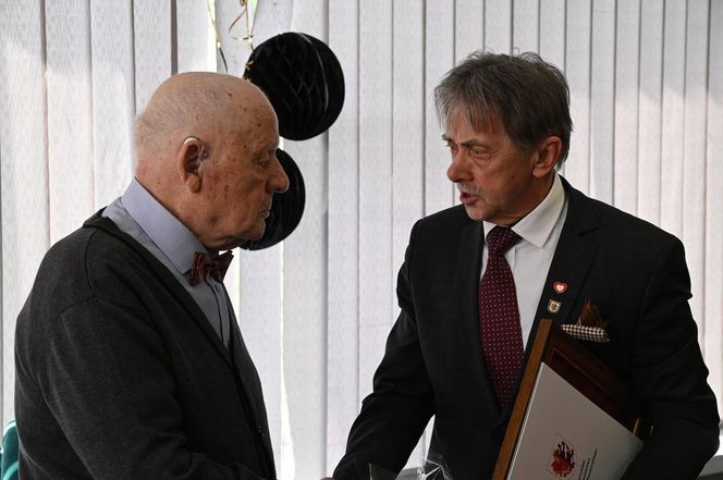 Kolejarz, społecznik, świadek historii! Pan Leon ze Śliwic skończył właśnie 101 lat