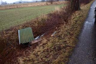 Wyrzucił psa razem z budą