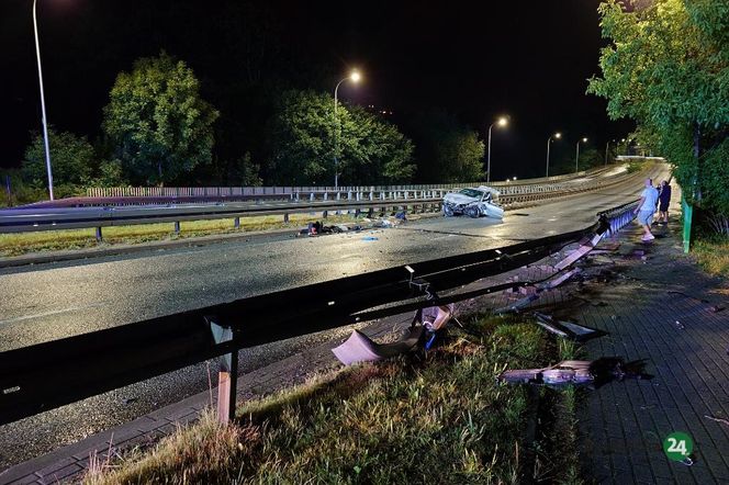 Wypadek BMW w Bielsku-Białej. Pasażerka w krytycznym stanie. Zdecydowała brawura