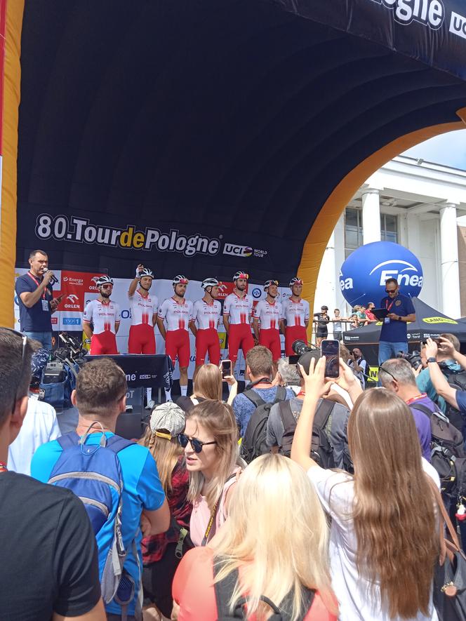 Tour de Pologne 2023 wystartował z Poznania. Tłumy kibiców na starcie i trasie