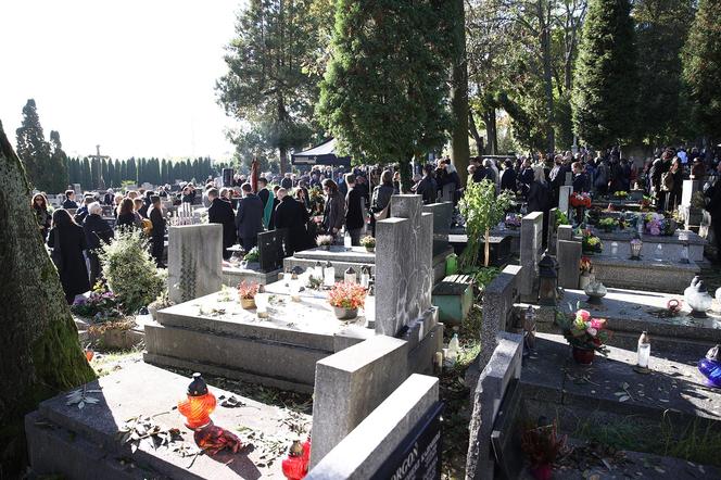 Pogrzeb Stanisława Radwana, dramatyczne sceny na cmentarzu. Emocje wzięły górę