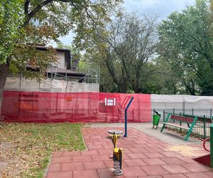 Biblioteka w ogrodzie powstaje na Pradze-Północ
