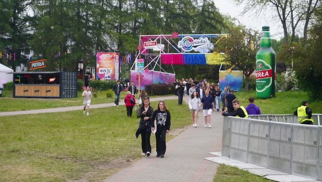 Kortowiada 2025. Koncerty na Plaży Kortowskiej przyciągnęły tłumy. Tak wyglądał drugi dzień imprezy!
