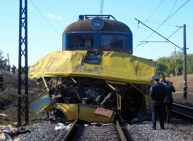 Katastrofa na Ukrainie. Pociąg zmiażdżył autobus 