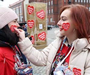 W Gdańsku już grają dla WOŚP. Wolontariusze na ulicach, a pierwsze datki w puszkach