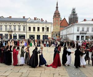 Orszak Jana Długosza znowu przejdzie ulicami Nowego Sącza. Można się dołączyć! 