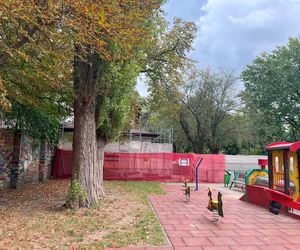 Biblioteka w ogrodzie powstaje na Pradze-Północ