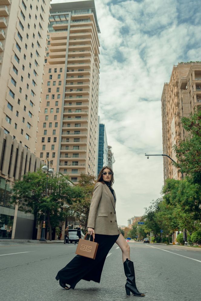 Nietypowe zestawy, które będą hitem tego sezonu. Sprawdź, czy masz je w swojej szafie