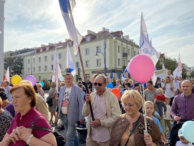 13. Marsz dla Życia i Rodziny zgromadził tłumy na ulicach Białegostoku [ZDJĘCIA]