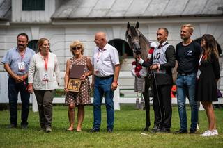 Bajońskie sumy na aukcji koni w Janowie Podlaskim! Na Pride of Poland przyjechali nabywcy z całego świata [ZDJĘCIA]