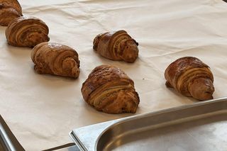 Uczniowie grudziądzkiego Gastronomika przygotowali rogale na Św. Marcina
