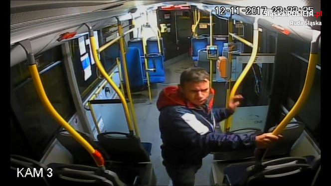 Mężczyzna ukradł... kasownik ŚKUP. Wziął go pod pachę i wyszedł z autobusu! [WIDEO, ZDJĘCIA]