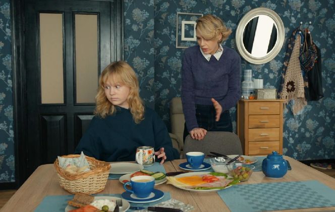 Barwy szczęścia, odcinek 3190. Emilka (Jessica Frankiewicz), Malwina (Joanna Gleń)	