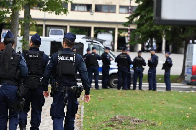 Policjanci z Podkarpacia na Dolnym Śląsku. Będą pełnić służbę na terenach dotkniętych powodzią