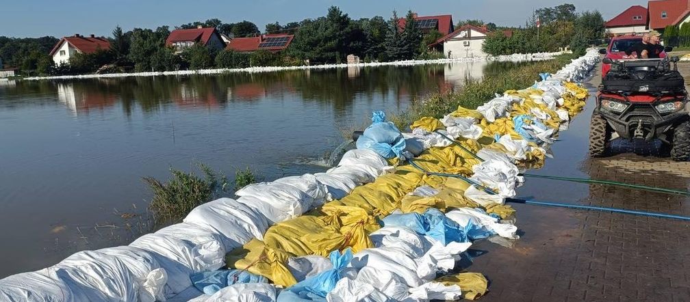 Walka z powodzią NA ŻYWO. Fala kulminacyjna przechodzi przez województwo lubuskie 