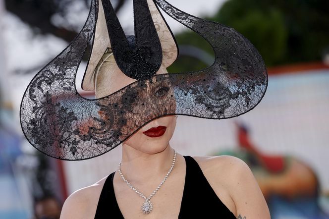 Lady Gaga jest facetem?! Gwiazda przerywa milczenie po szokujących plotkach