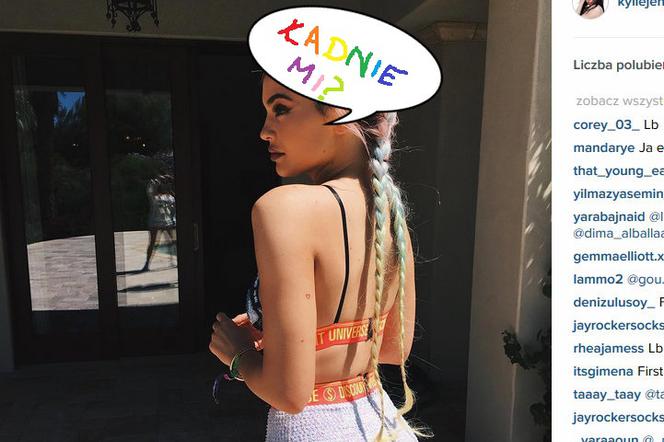 Kylie Jenner w kolorowych włosach