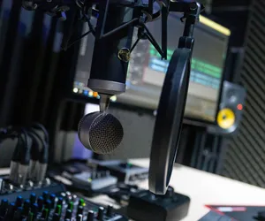 Podcasty i audiobooki - gdzie słuchać? 5 najpopularniejszych platform